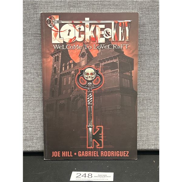 Dark Fantasy Horror Novel Locke & Key, Vol 1 Welcome to Lovecraft