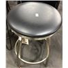 Image 2 : The Living Lab Adam Counter Stool - RV 429