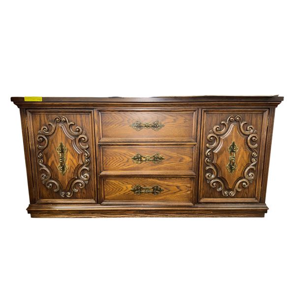 Vintage Ornate Dark Oak Credenza Sideboard with Carved Details - approx. 63 x 18 1/2in x 30 1/2in H