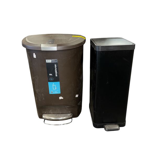 2pc assorted dustbins