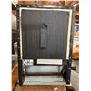 Image 3 : Prop Minifridge (no compression, prop fridge, doesn't work)