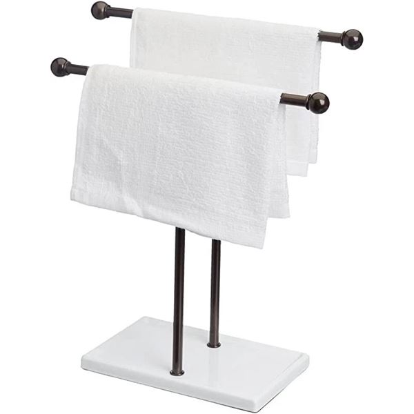 BNIB - Box with 4pc Towel Tree White/Bronze