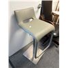 Image 2 : Modern Leather Adjustable Swivel Bar Stool