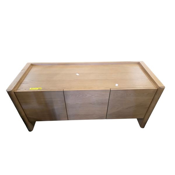 Modern Oak 3-Door Sideboard/Credenza (53.5x20x23x)
