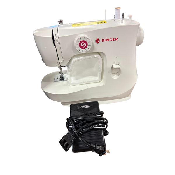 Singer Sewing Machine w/Case & Cord