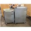 Image 2 : Group of 2 Champs Suitcases
