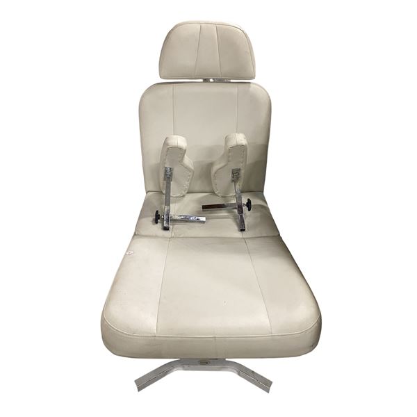 White Vinyl Hydraulic Treatment Table / Facial Bed with Removable Armrests