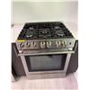 Image 3 : New Blomberg 30" Dual Fuel Range Self Clean - Model BDF30522SS - S/N 2110009705