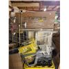 Image 2 : Pallet Lot - Assorted items, Contains: Furniture, Wall hangings, Props, etc.