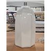 Image 3 : Modern Ribbed Ceramic Table Lamp with White Drum Shade