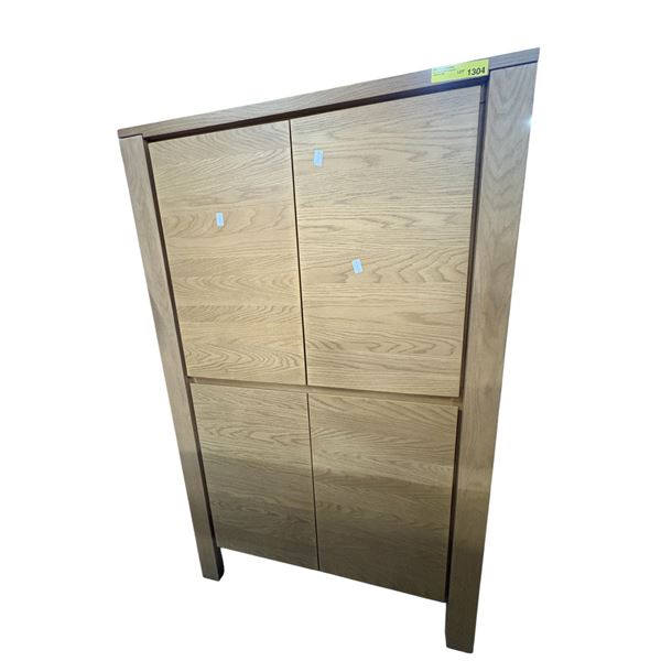New - Dalo Natural Oak Cabinet - RV: $1999, H63" x W38.5"
