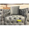 Image 2 : New - Luxurious Grey Velvet Tufted Barrel Chair, W45"