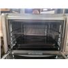 Image 5 : Group of 2 - Black+Decker Toaster Oven and Microwave Oven (Model MWO020)