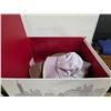 Image 2 : 3 hat boxes with assorted hats - Fedora & more