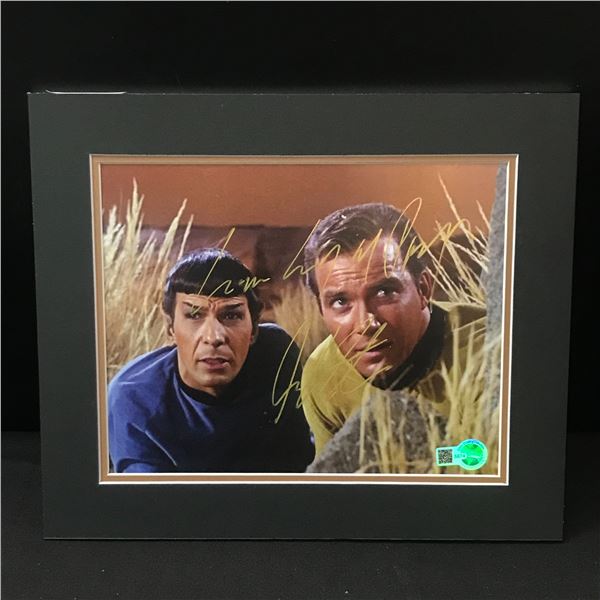 WILLIAM SHATNER SIGNED AND FRAMED STAR TREK 8X10 - WWOC COA