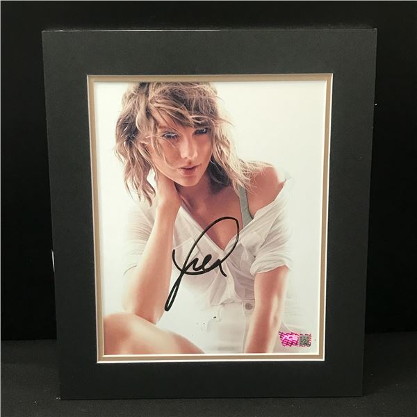 TAYLOR SWIFT SIGNED AND FRAMED 8X10 - ACE COA