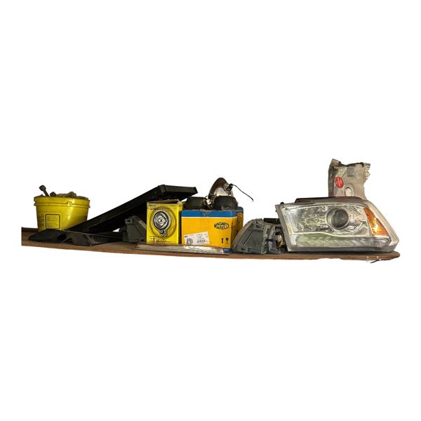 Group of mixed automotive headlight assemblies,fog light & accessories