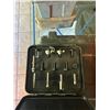 Image 6 : Group of 4- Tap& Die set,Drill bits & Craftsman router bit