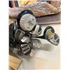 Image 5 : Assorted Golf Clubs Set with Stand Bag