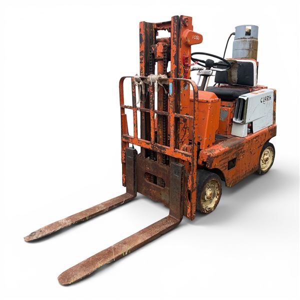 Clark Propane Forklift- 2995 hrs