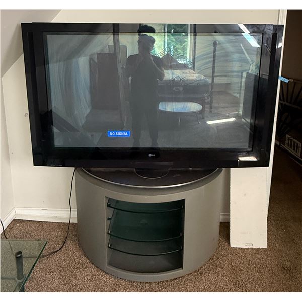 LG 60" Plasma TV (60PY2DR) - Tested / Powers On, with Cable only