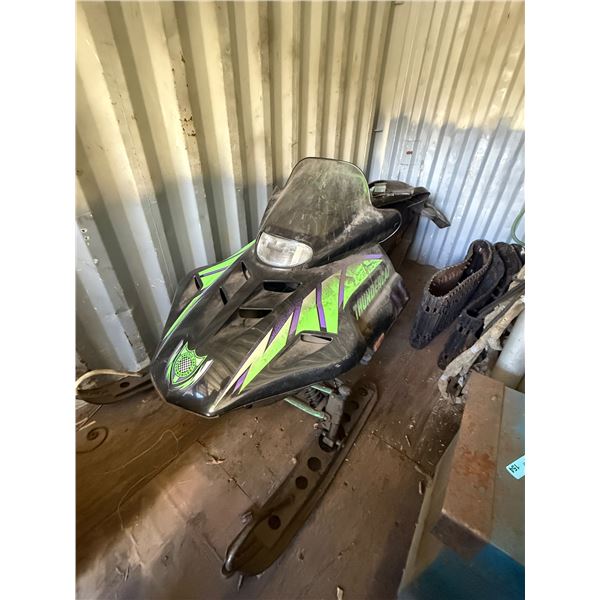 1994 Arctic Cat Thundercat Snowmobile with Parts: Hood and Replacement Tracks with paper work