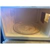 Image 3 : RCA Microwaves - Working