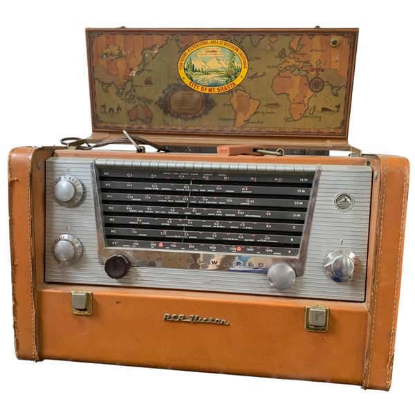 RCA Victor Strato-World 7-BX Portable Suitcase Tube Radio