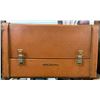 Image 6 : RCA Victor Strato-World 7-BX Portable Suitcase Tube Radio