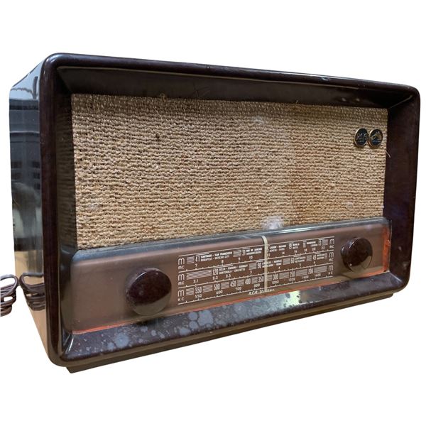 RCA Victor Tube Radio Receiver, Montreal. Canada- Model 531F, Serial No 1447