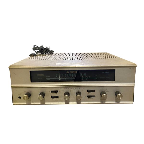 Trio AM/FM Stereo Multiplex Reciever (Model KW-33)
