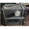 Image 3 : Tower "One Twenty" Box Camera by Sears Roebuck & Co.