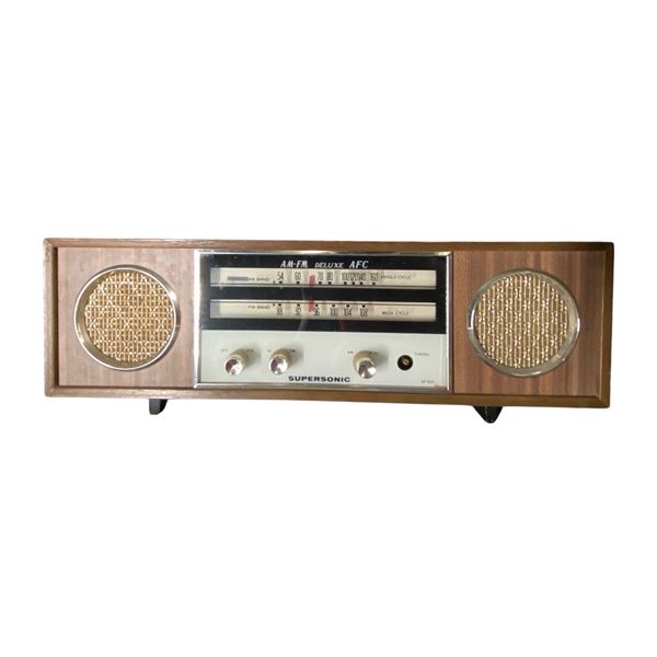 Supersonic AF-610 AM/FM Deluxe AFC Table Radio with Walnut Cabinet