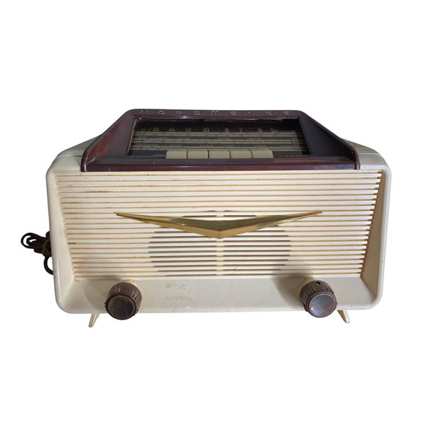 Vintage Ivory Bakelite AM Table Radio with Gold Boomerang Accent