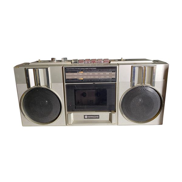 Hitachi FM/AM Stereo Portable Cassette Boombox