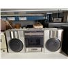 Image 4 : Hitachi FM/AM Stereo Portable Cassette Boombox