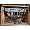 Image 3 : Vintage Portable AM Radio in Brown Leatherette Travel Case