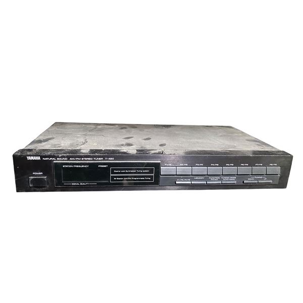 Yamaha T-420 Stereo Tuner with 18-Station AM/FM Programmable Tuning