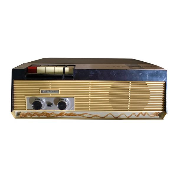 RCA Victor Vintage Multi-Band AM/SW Table Radio with Micro-Tuning