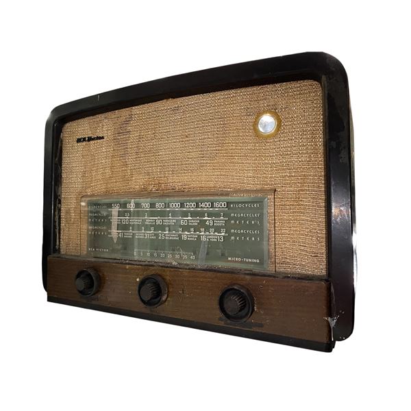 Vintage Portable Reel-to-Reel Tape Recorder in Carry Case