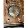 Image 2 : Vintage Cathedral/Tombstone Tube Radio (1930s) - Est. $150-$400