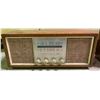 Image 2 : Mixed x4: Admiral AM/FM Tabletop Radio + Vintage Speaker Enclosures