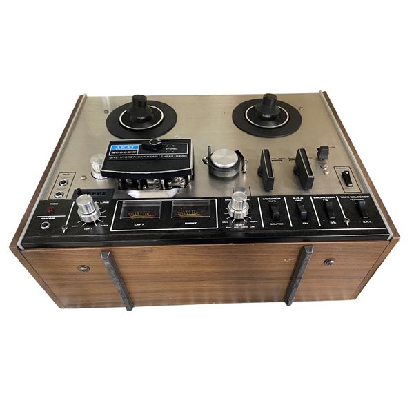 Akai 4000DS Three-Head Stereo Reel-to-Reel Tape Recorder One-Micron Gap Head Wood Cabinet Estimate: 