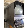Image 3 : Portable B&W TV/radio combo