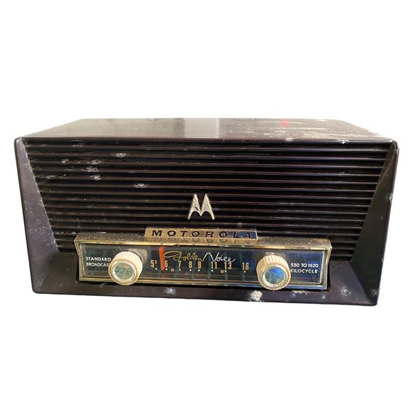 Motorola "Full Voice" Bakelite Table Radio