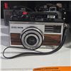 Image 2 : Vintage Cameras Group (Polaroid Land, Zeiss Ikon Ikomatic CF & Others)
