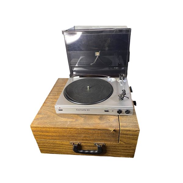 Group of 2 Record Players - Realistic Clarinette 23 & 1970s Eaton's Viking Model 324