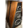 Image 2 : Set of 2 - Vintage Pyramind Speakers