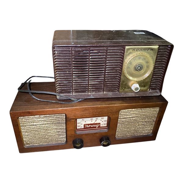 Roamer Radio and Thorcraft 5B4T-2 Radio