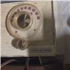 Image 2 : General Electric 7-2650A AM//FM Radio & Tube Alarm Clock Radio, C-400's Model